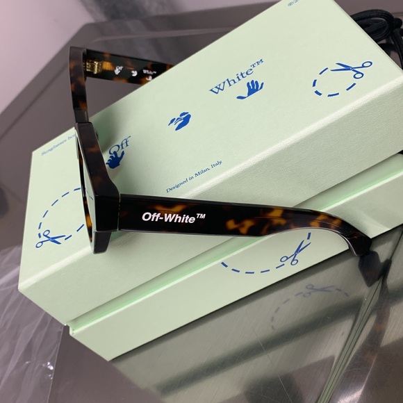 Off-White Zurich Havana Dark Green Sport Unisex sunglasses - Picture 3 of 15